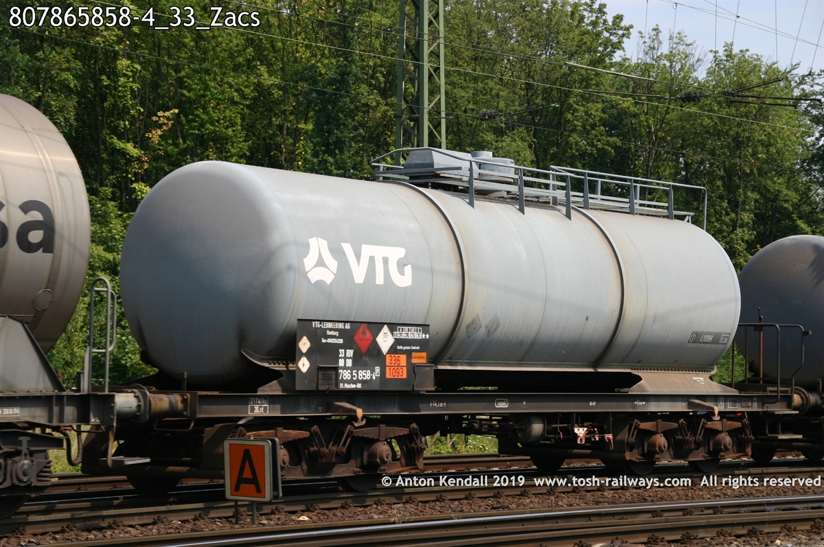 807865858-4_33_Zacs.jpg